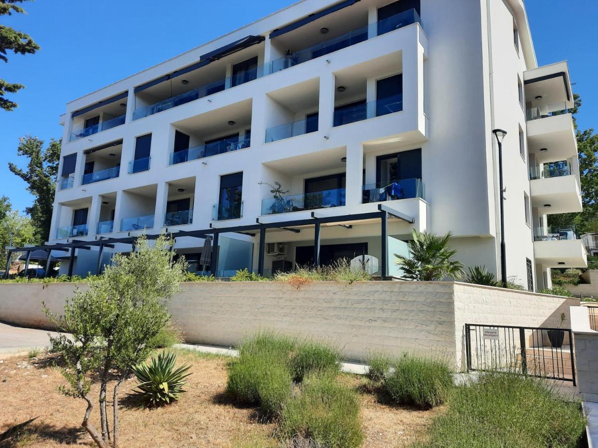 Apartments Tatjana Selce Exterior foto