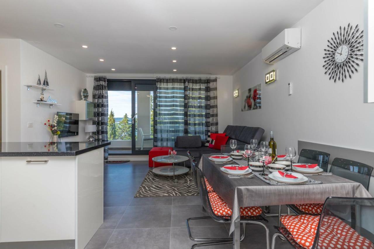 Apartments Tatjana Selce Exterior foto
